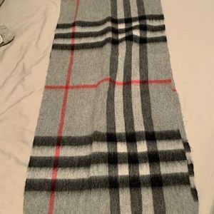 Burberry wool scarf
